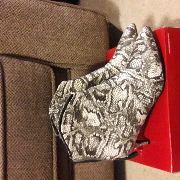Bucco Snake Print Boots - Picture 2 of 5